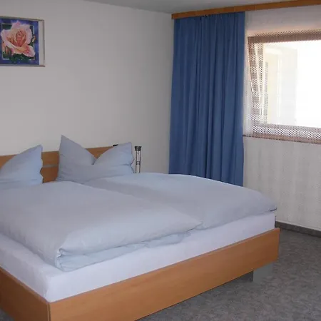Ferienhaus Pult Будинок відпочинку *